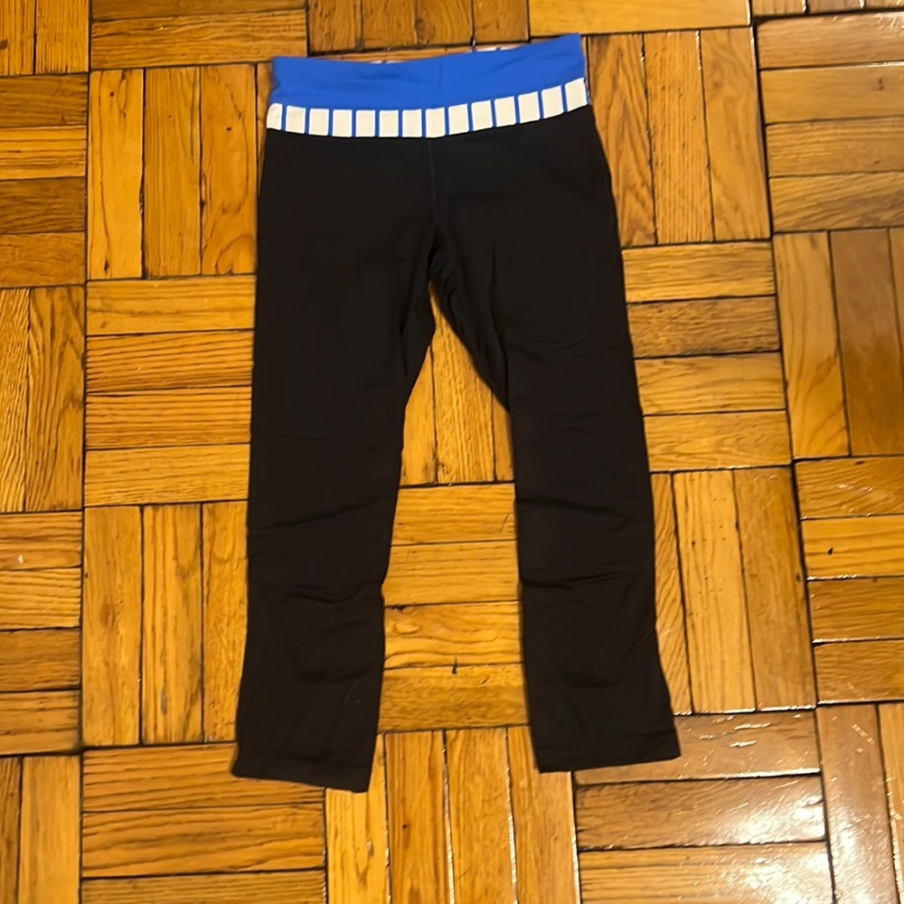 Lululemon Black Crop Capri Leggings Blue Striped Waistband Size 4